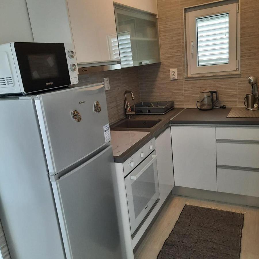 Tara'S Apartman Supetar Kültér fotó