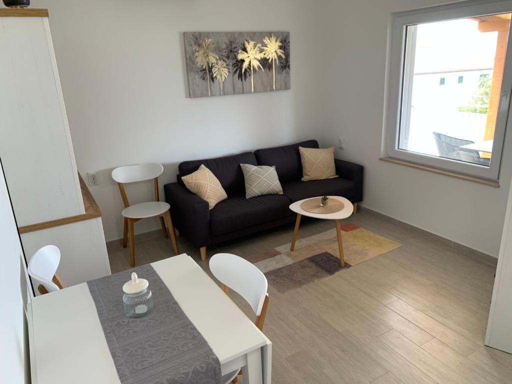 Tara'S Apartman Supetar Kültér fotó
