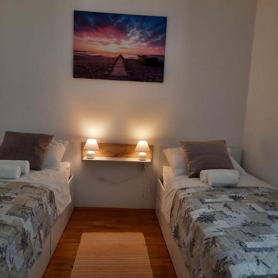 Tara'S Apartman Supetar Kültér fotó